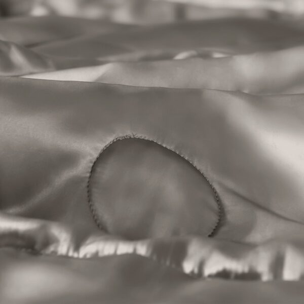 19 Momme Mulberry Silk Cooling Blanket - Image 57