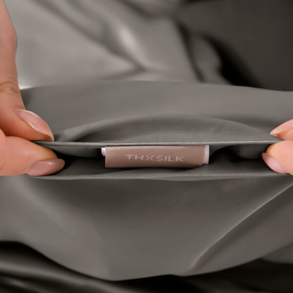 19 Momme Mulberry Silk Cooling Blanket - Image 59