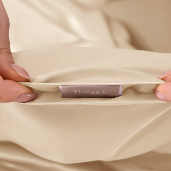 19 Momme Mulberry Silk Cooling Blanket - Image 41