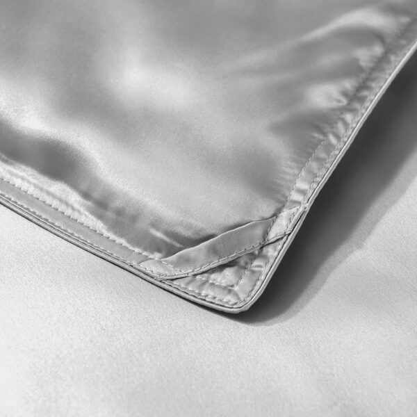 19 Momme Mulberry Silk Cooling Blanket - Image 46
