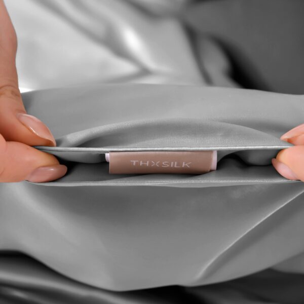 19 Momme Mulberry Silk Cooling Blanket - Image 48