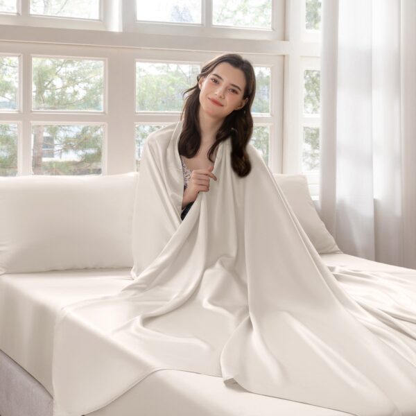 22 Momme Silk Flat Sheet - Image 25