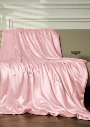 19 Momme Mulberry Silk Cooling Blanket