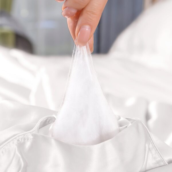 19 Momme Mulberry Silk Cooling Blanket - Image 14