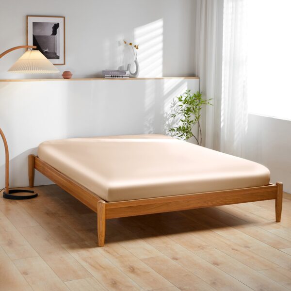 19 Momme Silk Fitted Sheet - Image 7