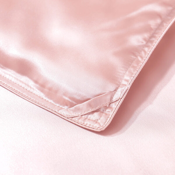 19 Momme Mulberry Silk Cooling Blanket - Image 4