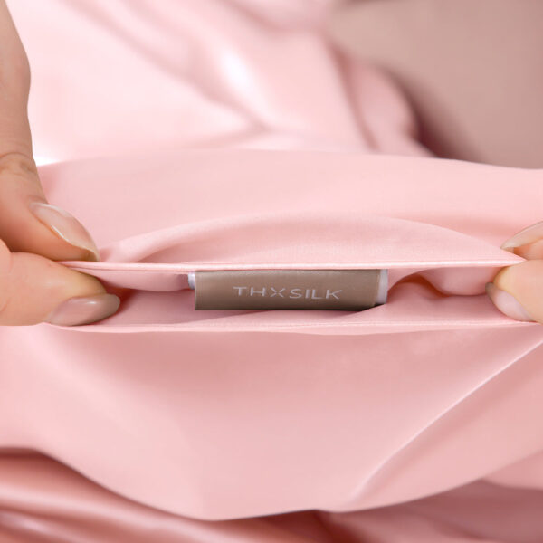 19 Momme Mulberry Silk Cooling Blanket - Image 6
